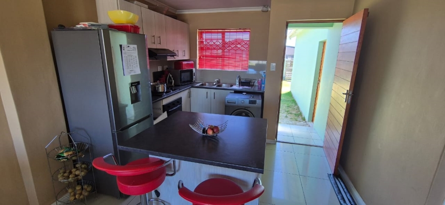 3 Bedroom Property for Sale in Overbaakens Eastern Cape